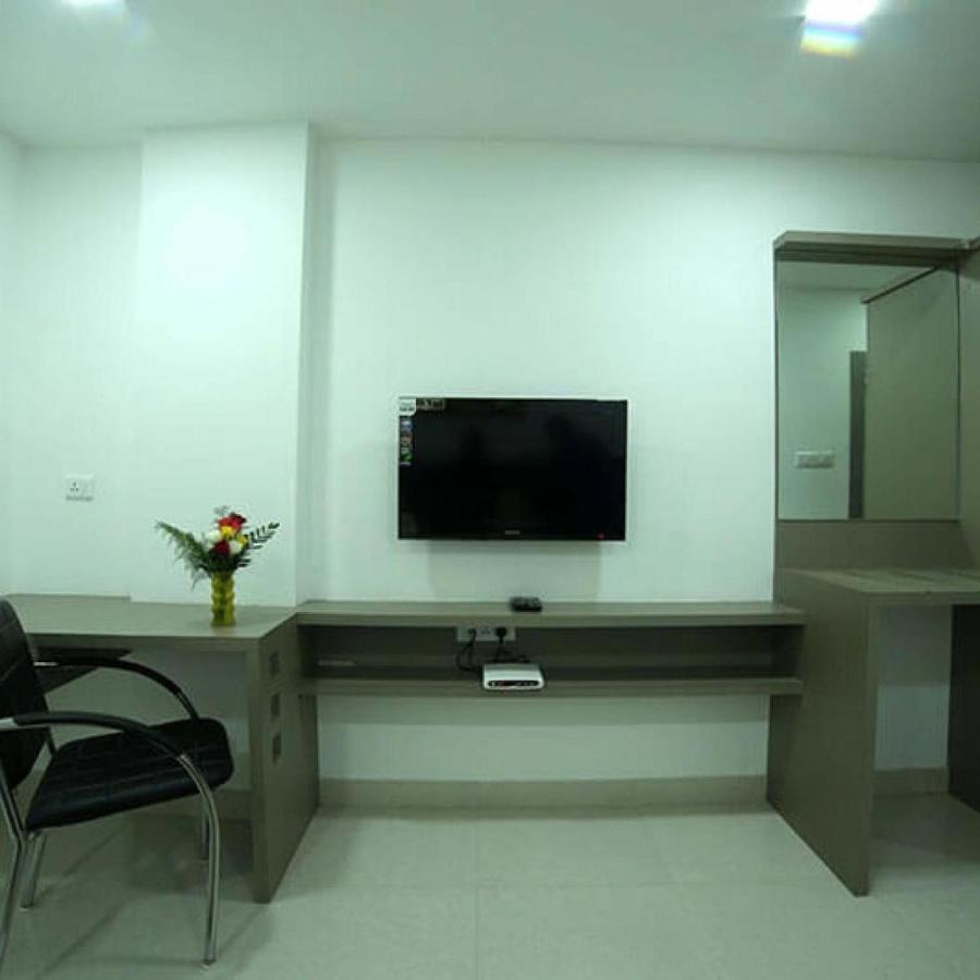 La Riviera Suites Madhapur Hyderabad Eksteriør bilde