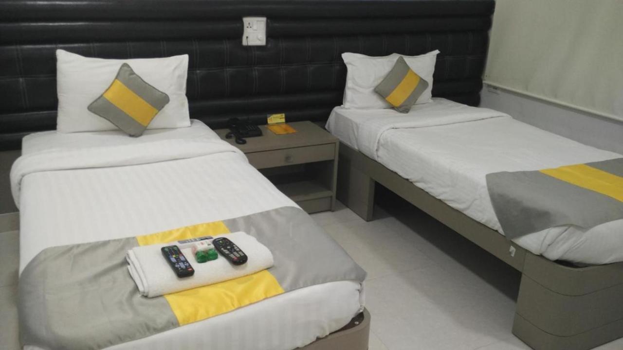 La Riviera Suites Madhapur Hyderabad Eksteriør bilde